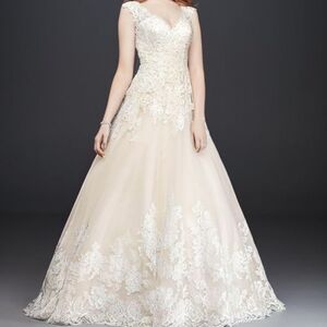 David's Bridal Wedding Gown Size 10, Unaltered